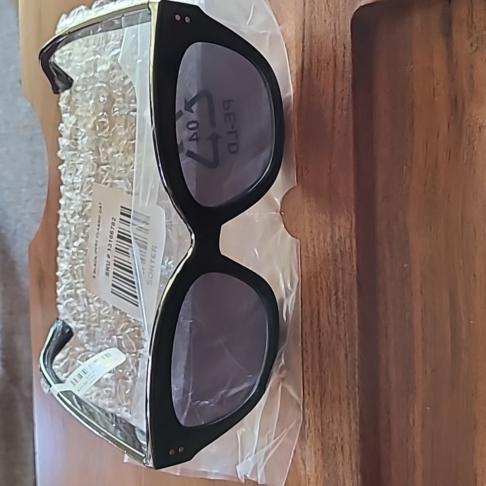 3X HOST PICK!!! BLACK CAT EYE SUNGLASSES - Picture 9 of 12